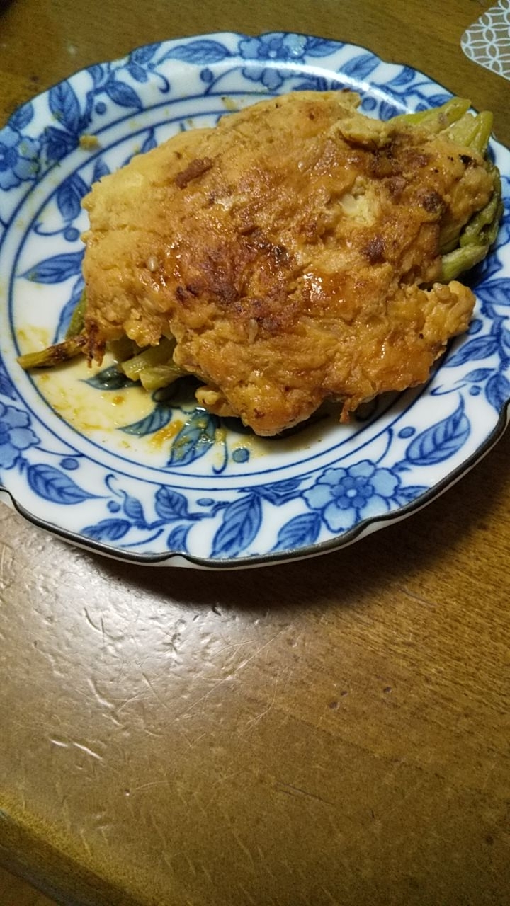 とりむね肉のアスパラ包み…焼肉のたれで