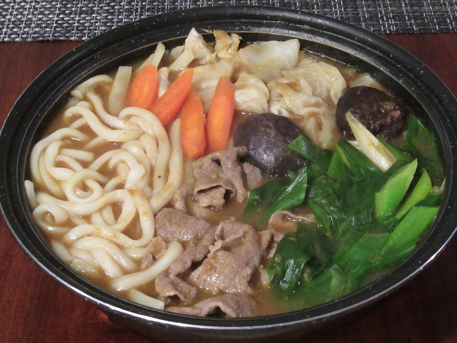 残ったカレーをリメイク！うどん入りカレー鍋