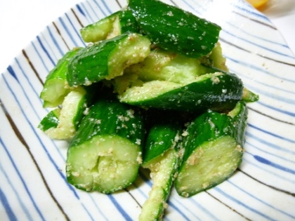 たまには違った漬物が食べたくて、人気のこちらを作らせて頂きました＾＾2本使ったのですが、癖になる美味しさですね。家族に大好評♪
ごちそうさまでした☆