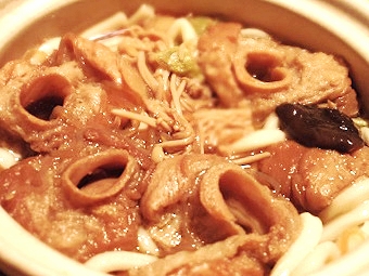 肉なしでも十分、土鍋ですきやき風にこみうどん