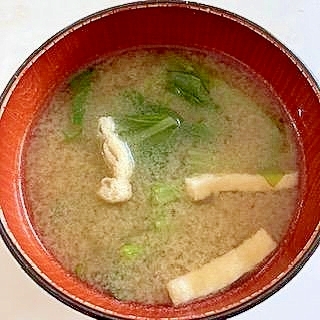 かぶの葉と油揚げの味噌汁