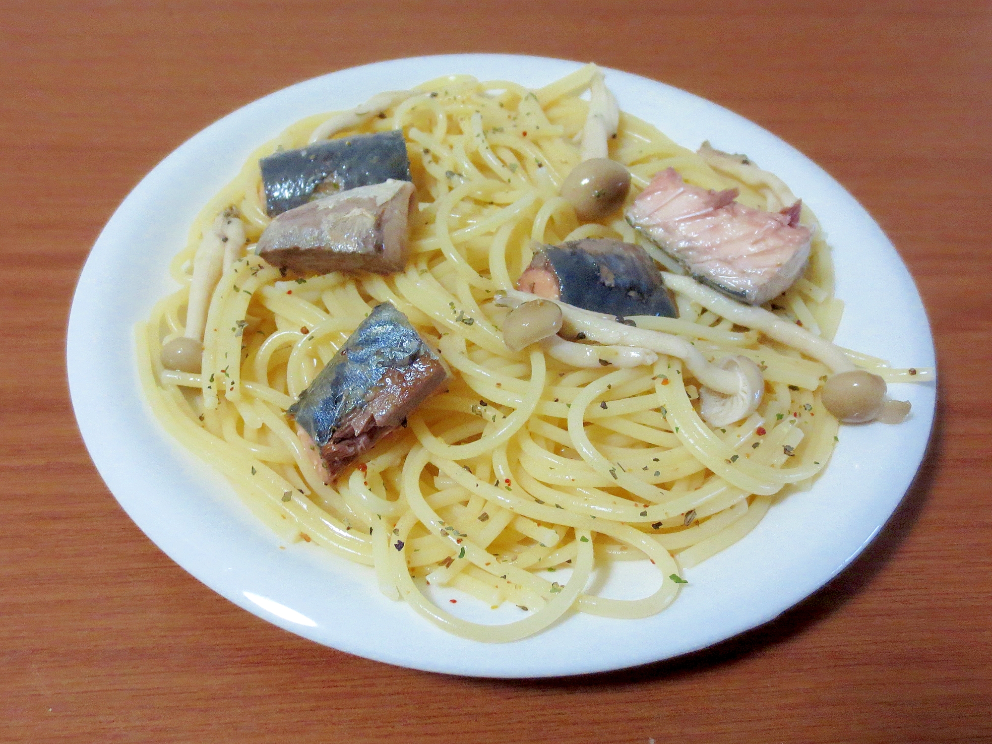 さば水煮缶で！さばとしめじのスパゲッティー