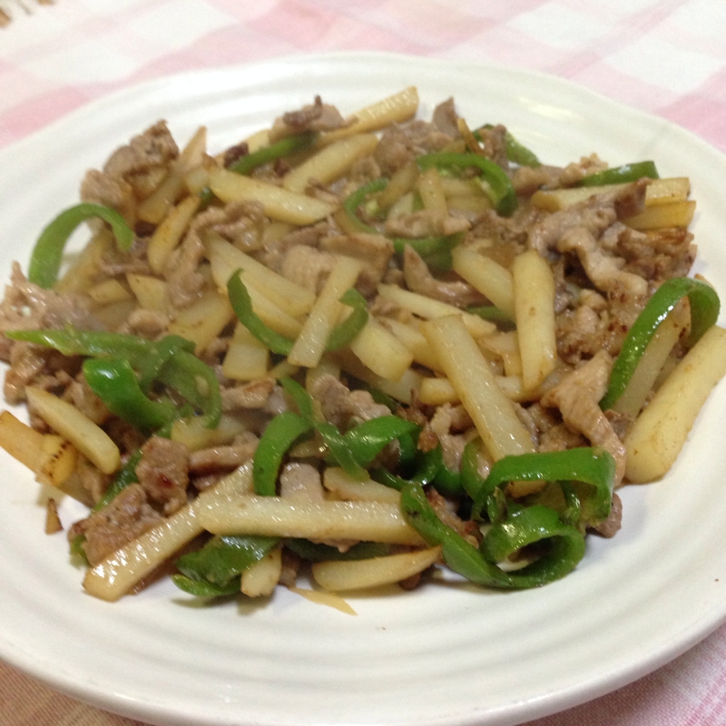 豚こま肉とじゃが芋のガーリックしょう油バター炒め♪