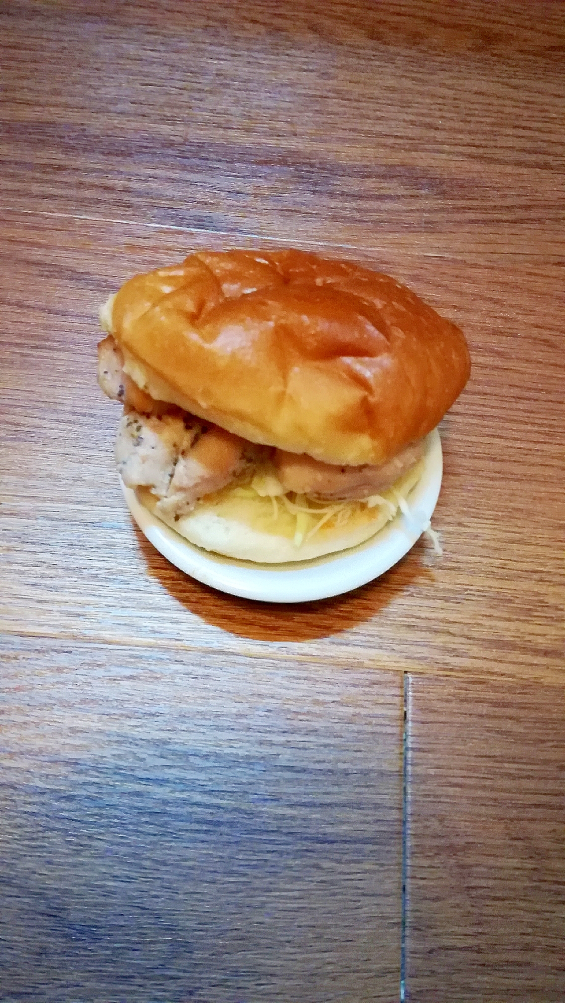 鶏もも肉の黒こしょう焼きでハンバーガー★からしマヨ