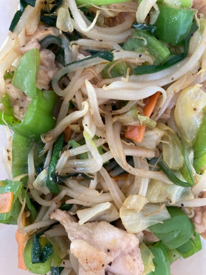 もやしとチンゲン菜鶏肉の焼肉のたれ炒め