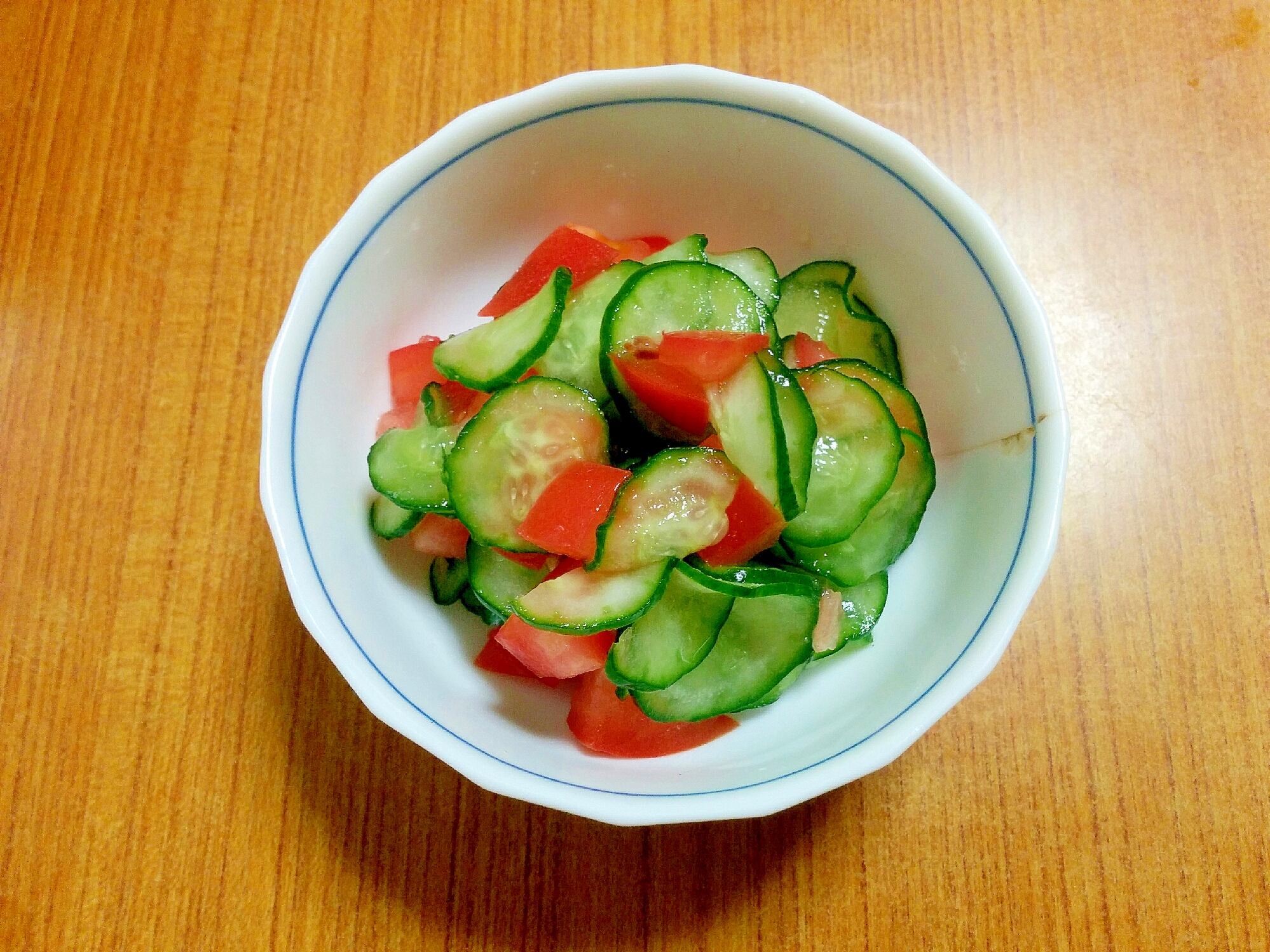 きゅうりとトマトのサラダ