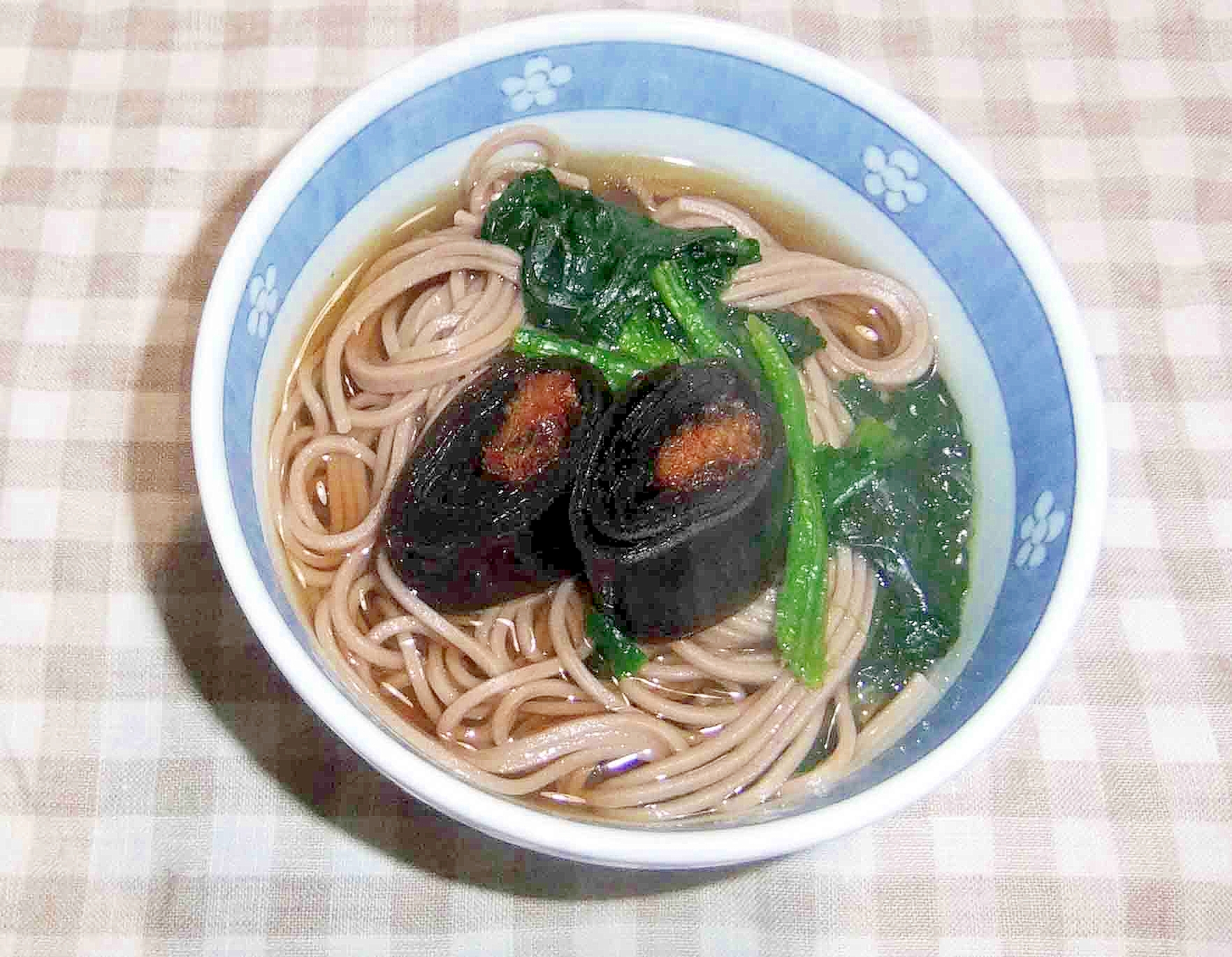 ニシンの昆布巻きとほうれん草のお蕎麦