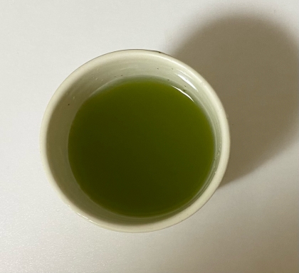 夏用の冷たい緑茶　(がぶ飲み用)