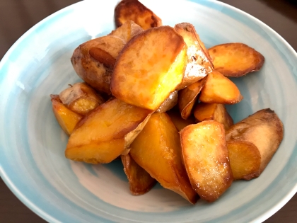 揚げ焼きの感じで油も少なくて済み簡単に出来ました。中はホクホク端の部分はカリッと飴になっててとても美味しかったです
今後はこのレシピで決定です。