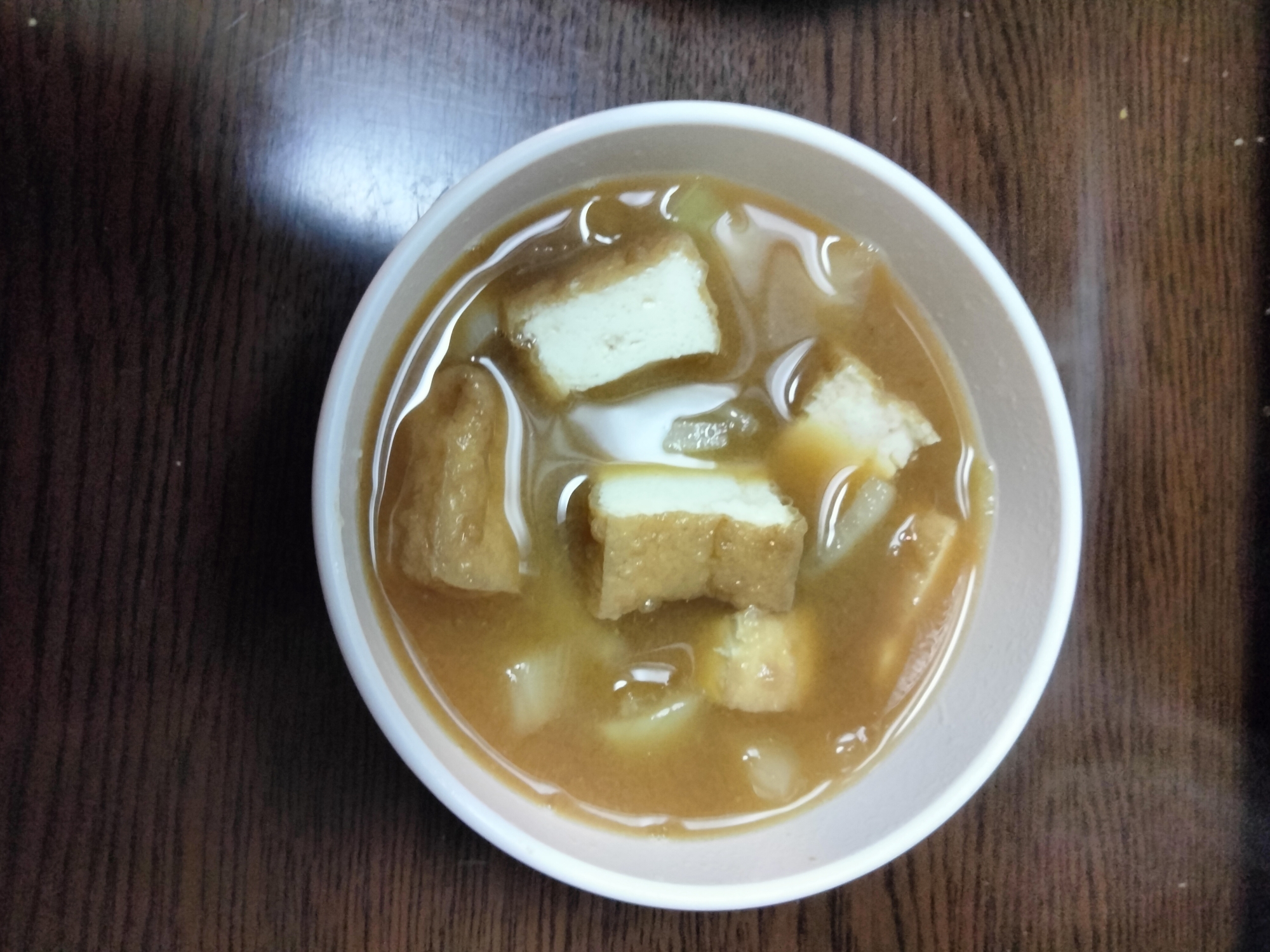 玉ねぎと厚揚げの味噌汁