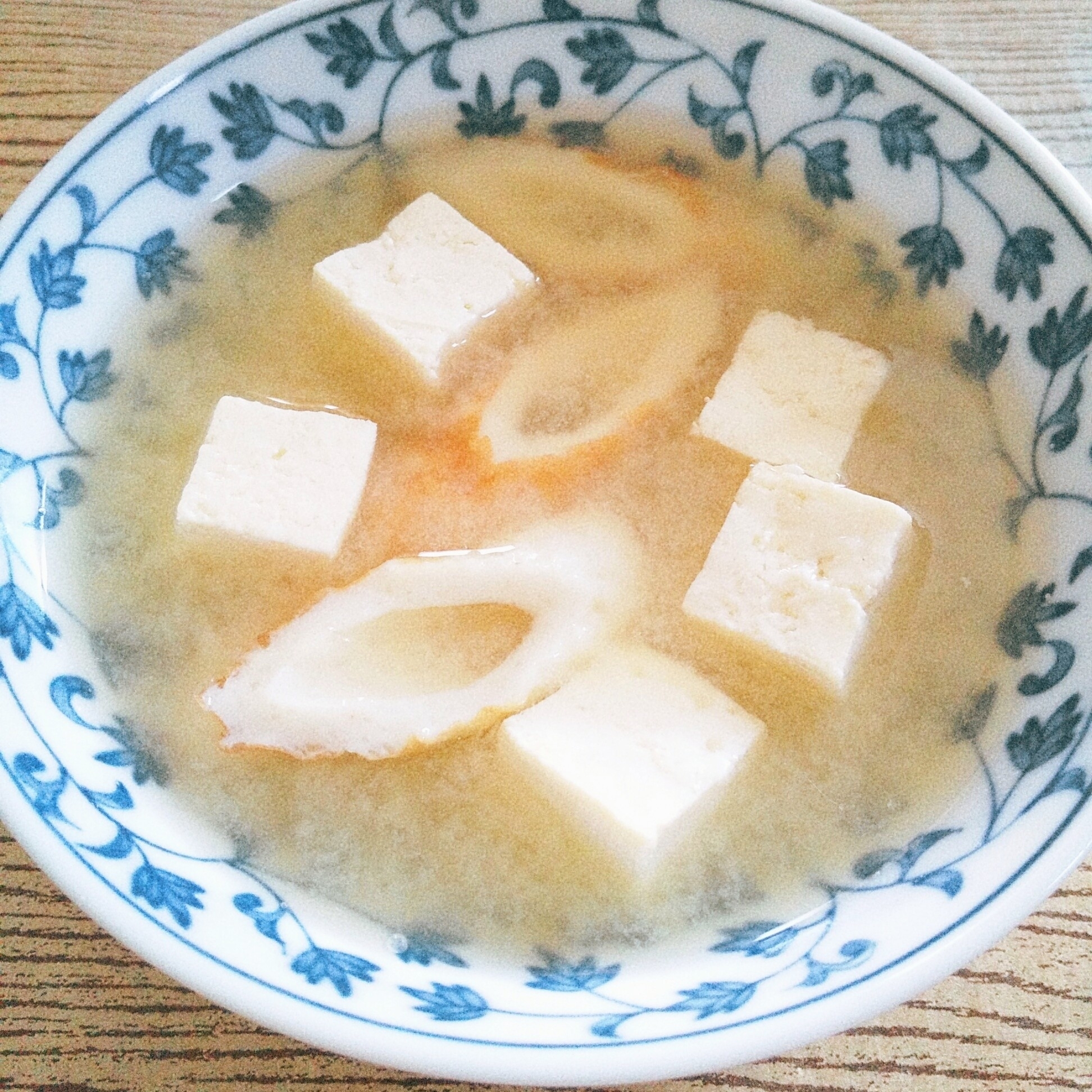 豆腐とちくわのお味噌汁