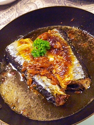 グリルパンで、焼き秋刀魚の梅ダレがけ