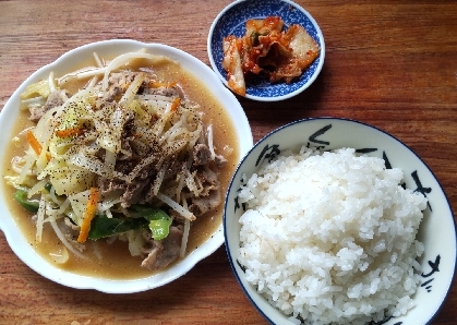 豚肉とキャベツ人参炒め