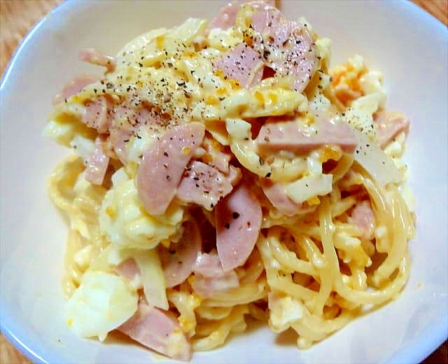 残ったパスタで作る玉子サラダ