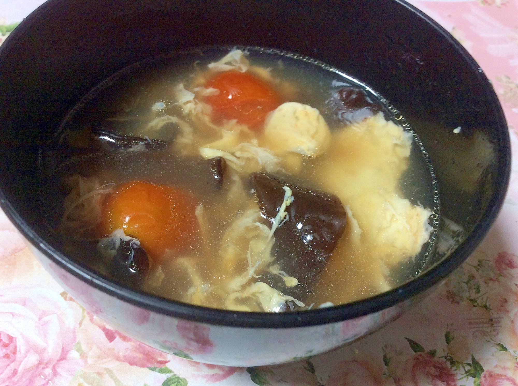 ミニトマトとキクラゲのかき玉スープ