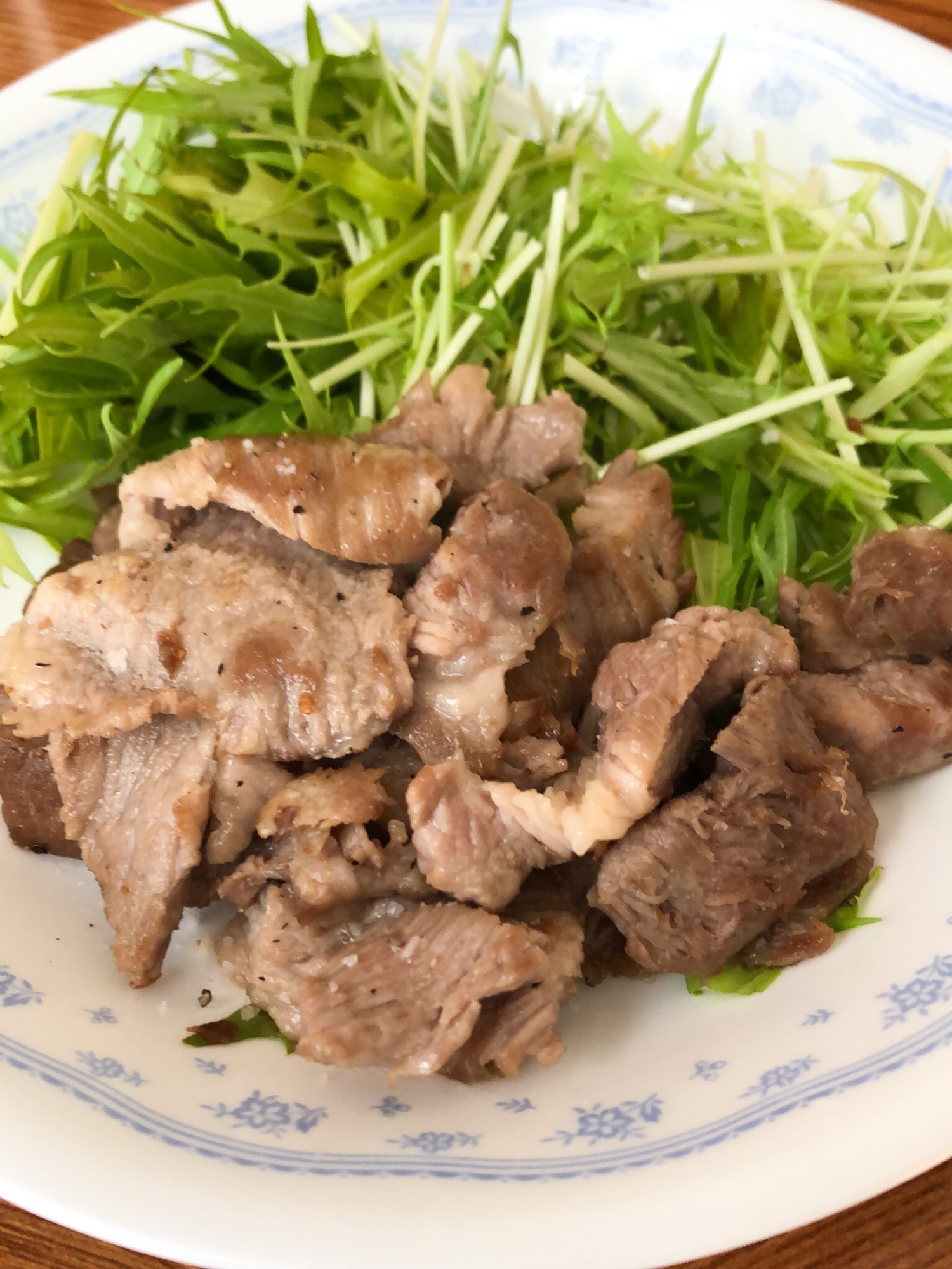 豚肉の塩麹漬け焼き