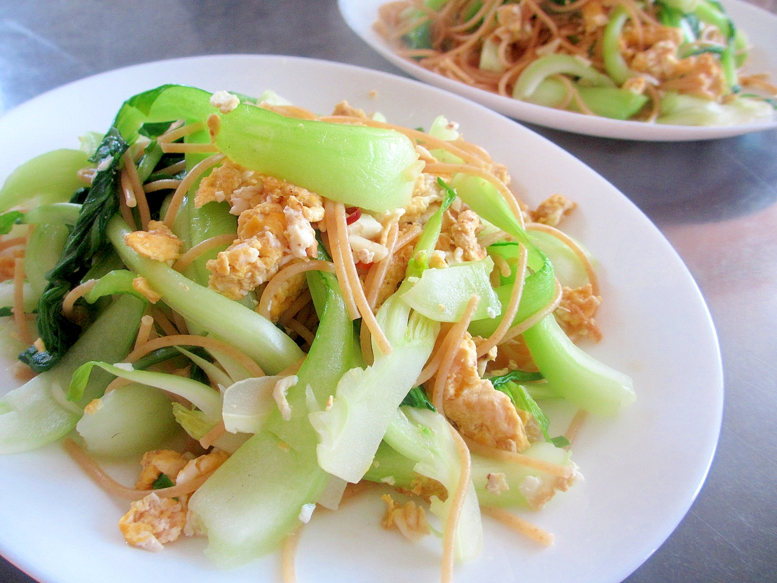 ちんげん菜と卵のマヨパスタ