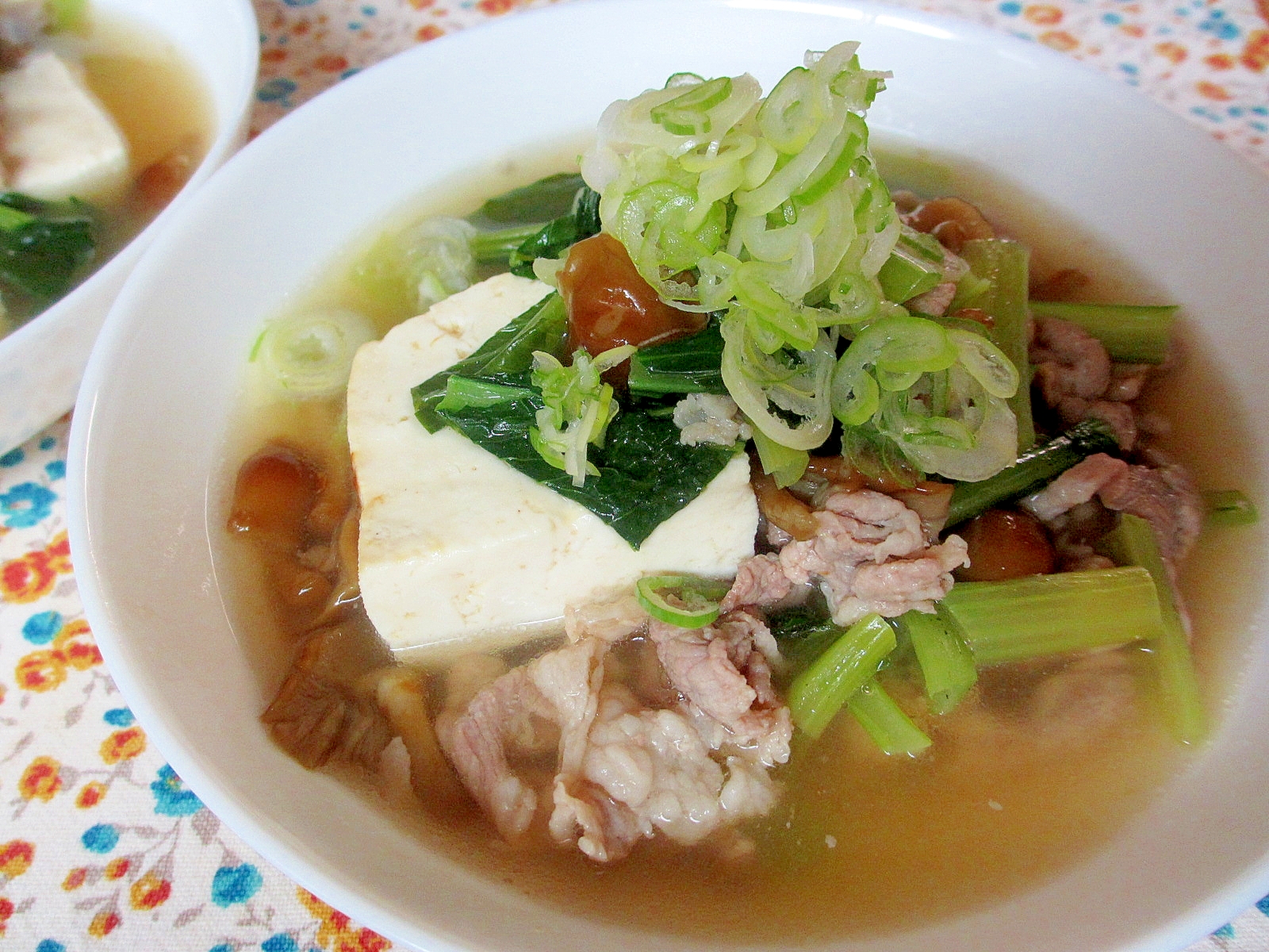 豚肉、豆腐、なめこの和風スープ