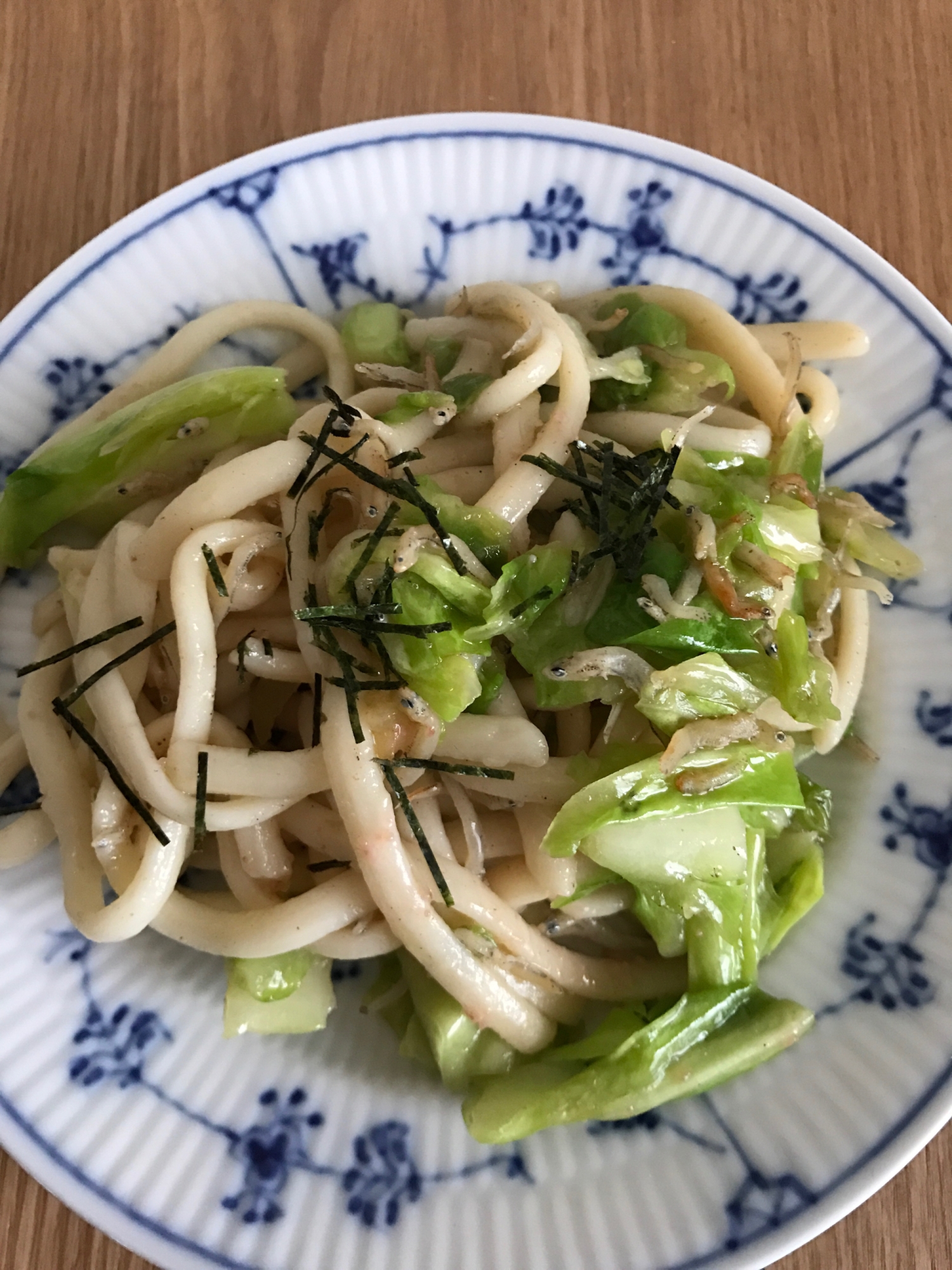 タラコソースで簡単！キャベツとちりめんの焼きうどん