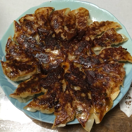 国産チーズたっぷり焼き餃子