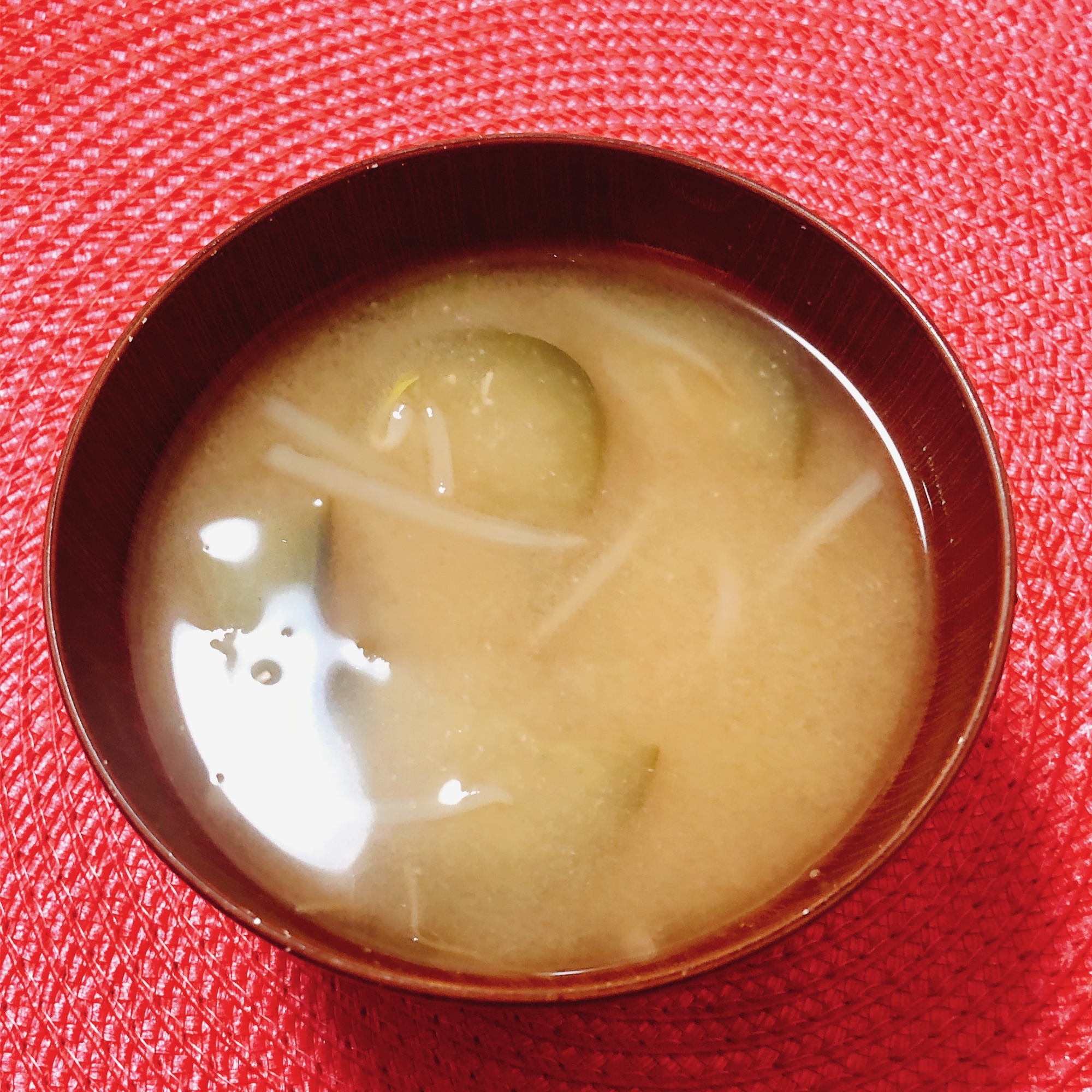 なすもやし味噌汁