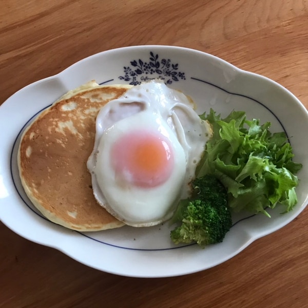 目玉焼きのせパンケーキの朝ごはん レシピ 作り方 By ボンド子 楽天レシピ 目玉焼きのせパンケーキの朝ごはん レシピ 作り方 By ボンド子 楽天レシピ