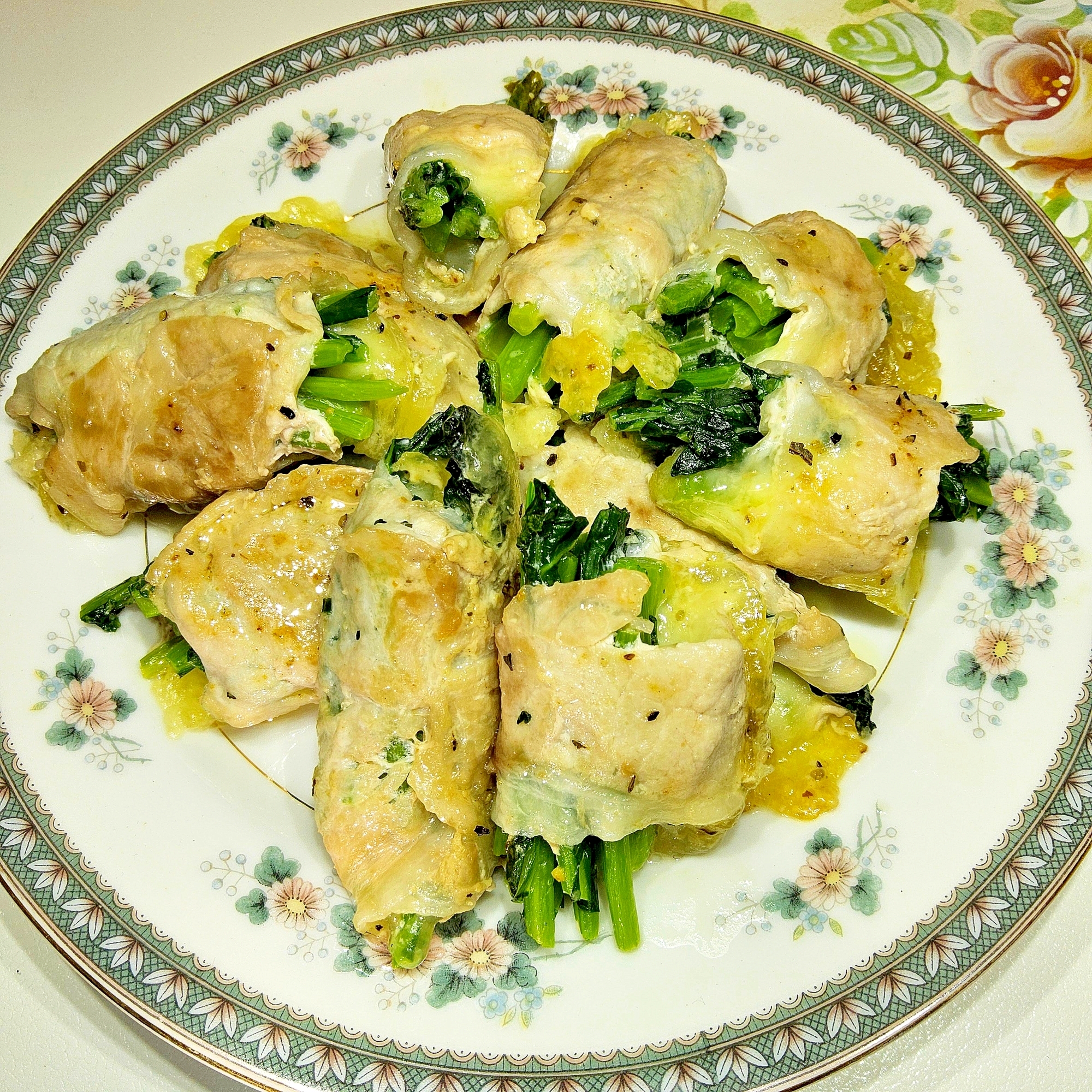 菜花と生還冷凍カット青葱と国産チーズのもち豚肉巻き