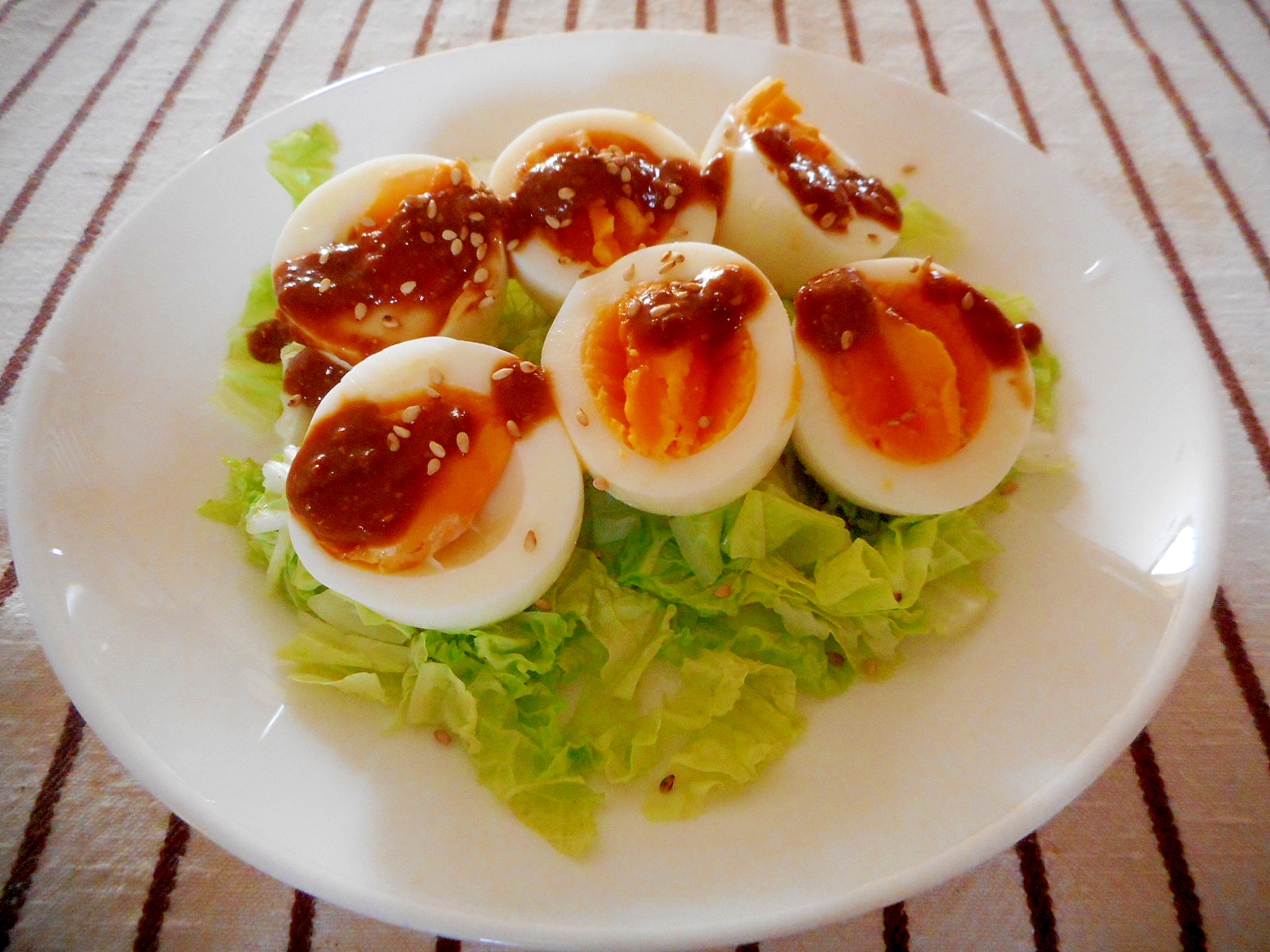 ゆで卵と白菜の味噌だれ