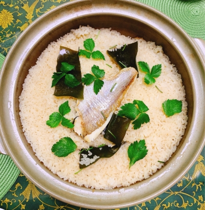 mint74さん♡土鍋で鯛の炊き込みご飯作りました♡美味し風味が家族に大好評でした✧˖°美味しいレシピありがとうございます(⸝⸝> ᢦ <⸝⸝)♡ˎˊ˗