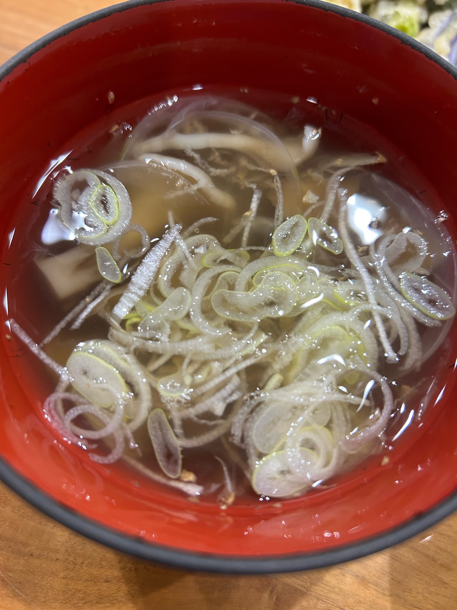 舞茸と玉ねぎとねぎの生姜スープ