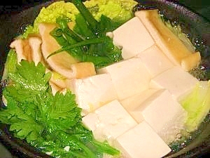 お揚げさんも一緒☆湯豆腐