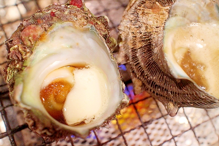 【バーベキュー気分】サザエの壺焼き、バター牡蠣醤油