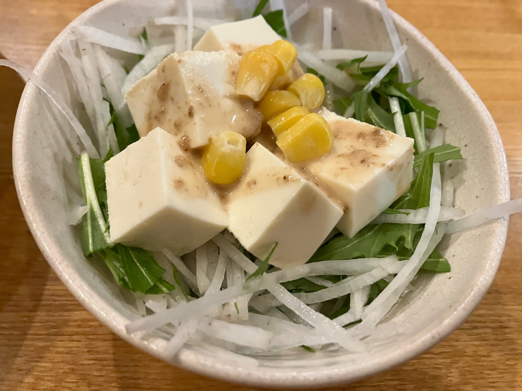 大根と水菜と豆腐とコーンのサラダ