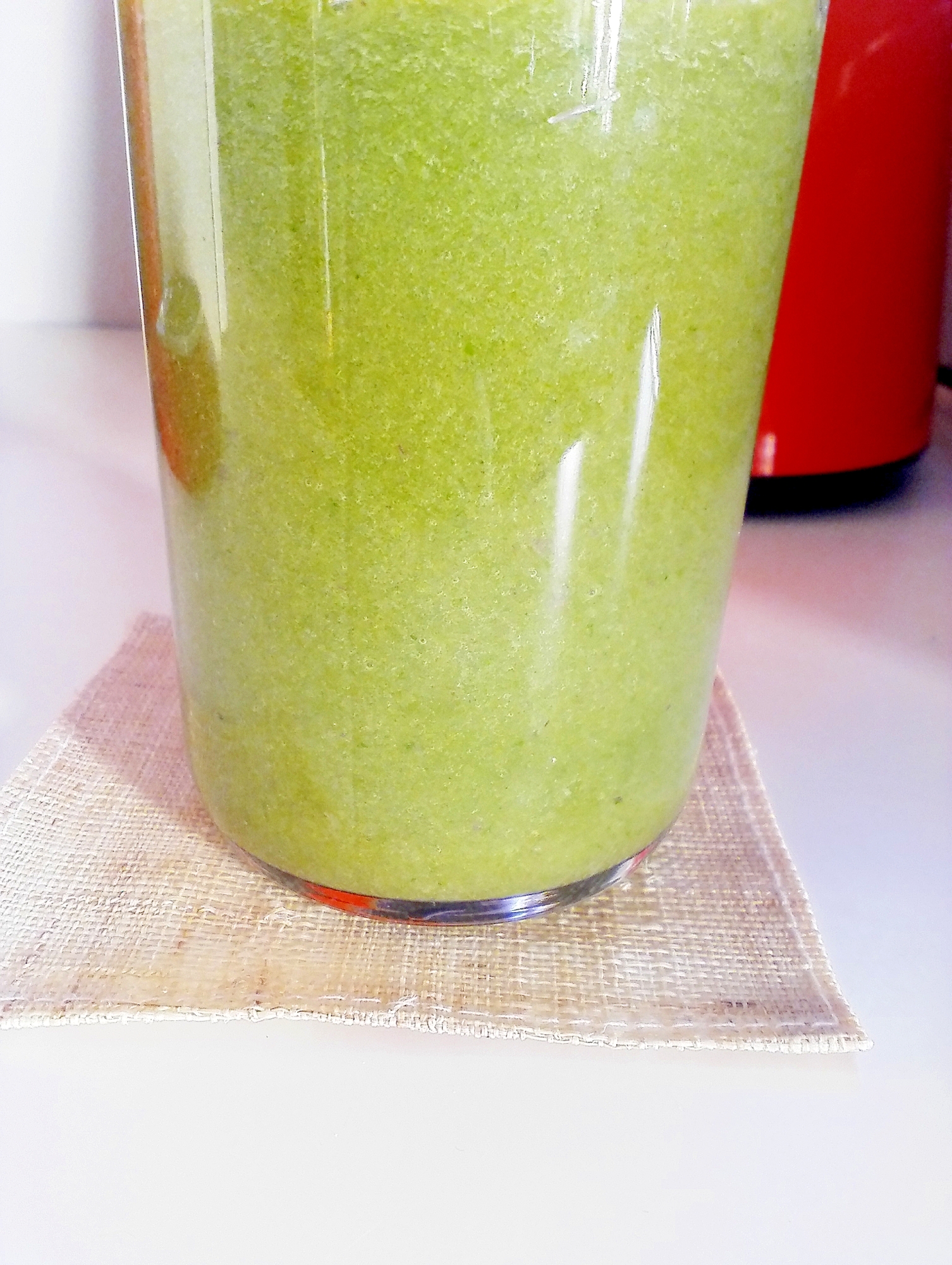 水菜とバナナのグリーンスムージー