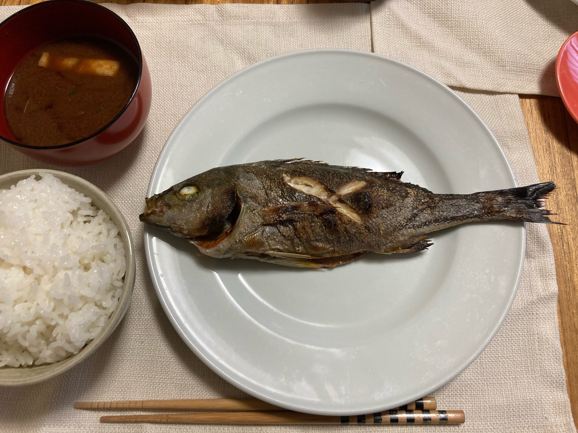 うちのおかず　イサキの塩焼き