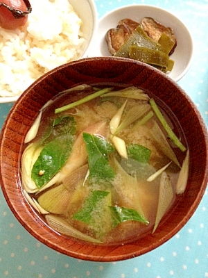 【日本食】みょうがとキャベツ葉のお味噌汁♪