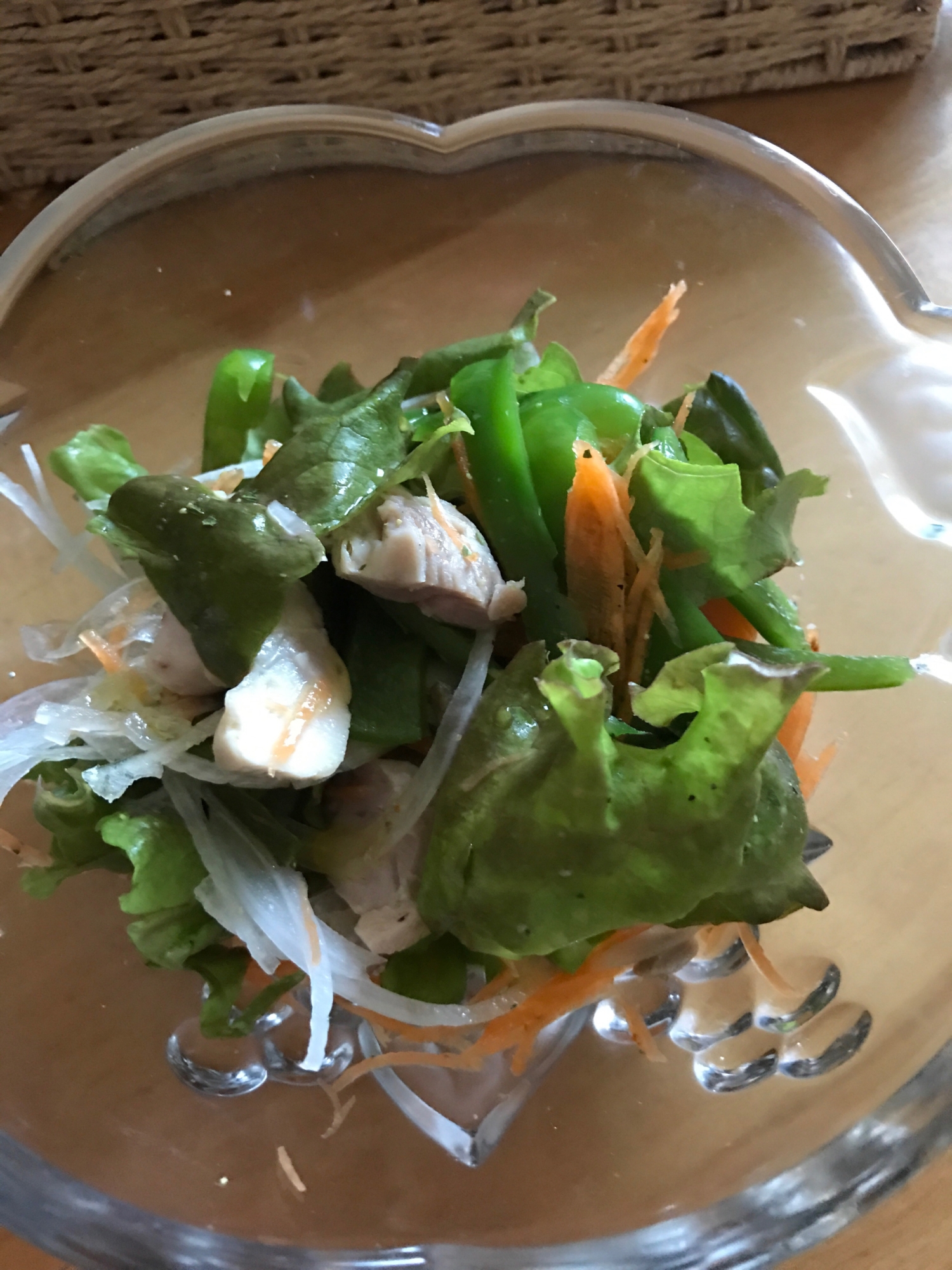 鶏肉と野菜の炒めサラダ