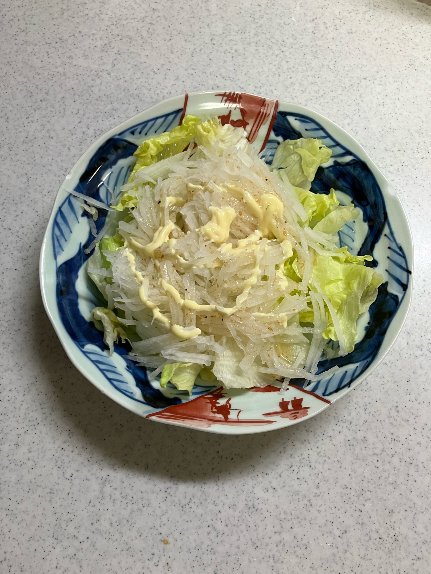 大根とレタスのサラダ
