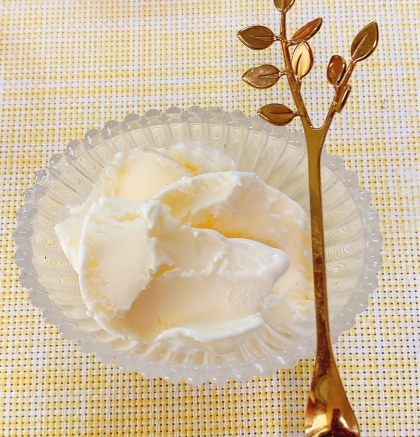 紅蓮華さん♪生クリームと卵で濃厚な美味しいアイスクリームが出来ました^ ̳>< ̳^‪‪❤︎素敵なレシピをありがとうございます♪◕‿ ◕ ॣ♡