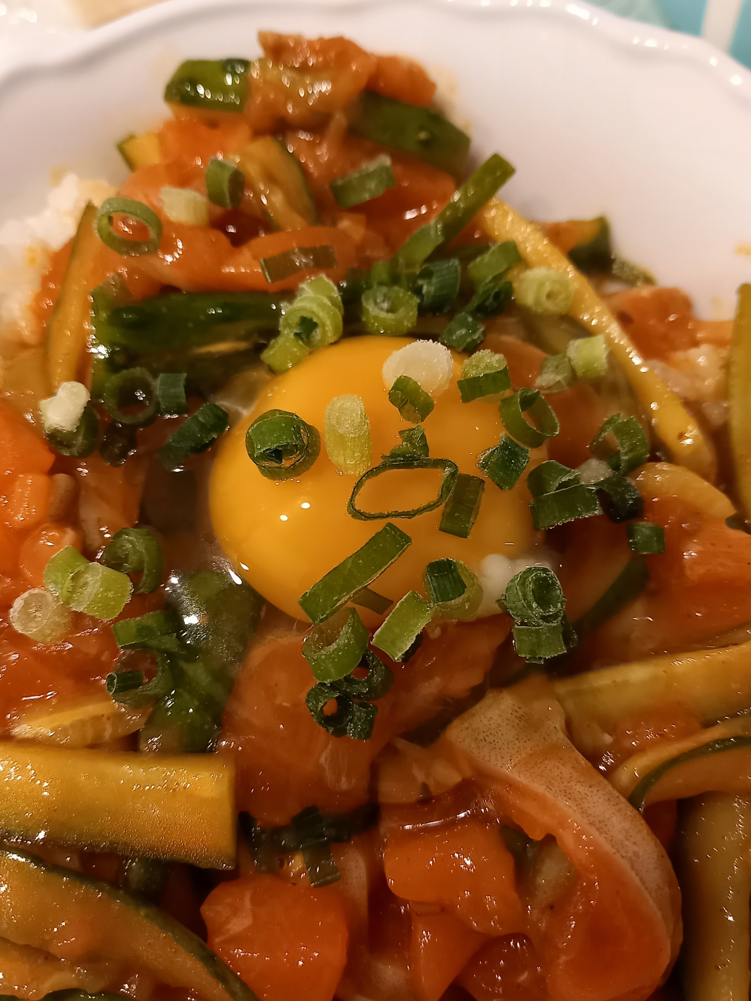 焼肉のたれで作るお好みユッケ丼