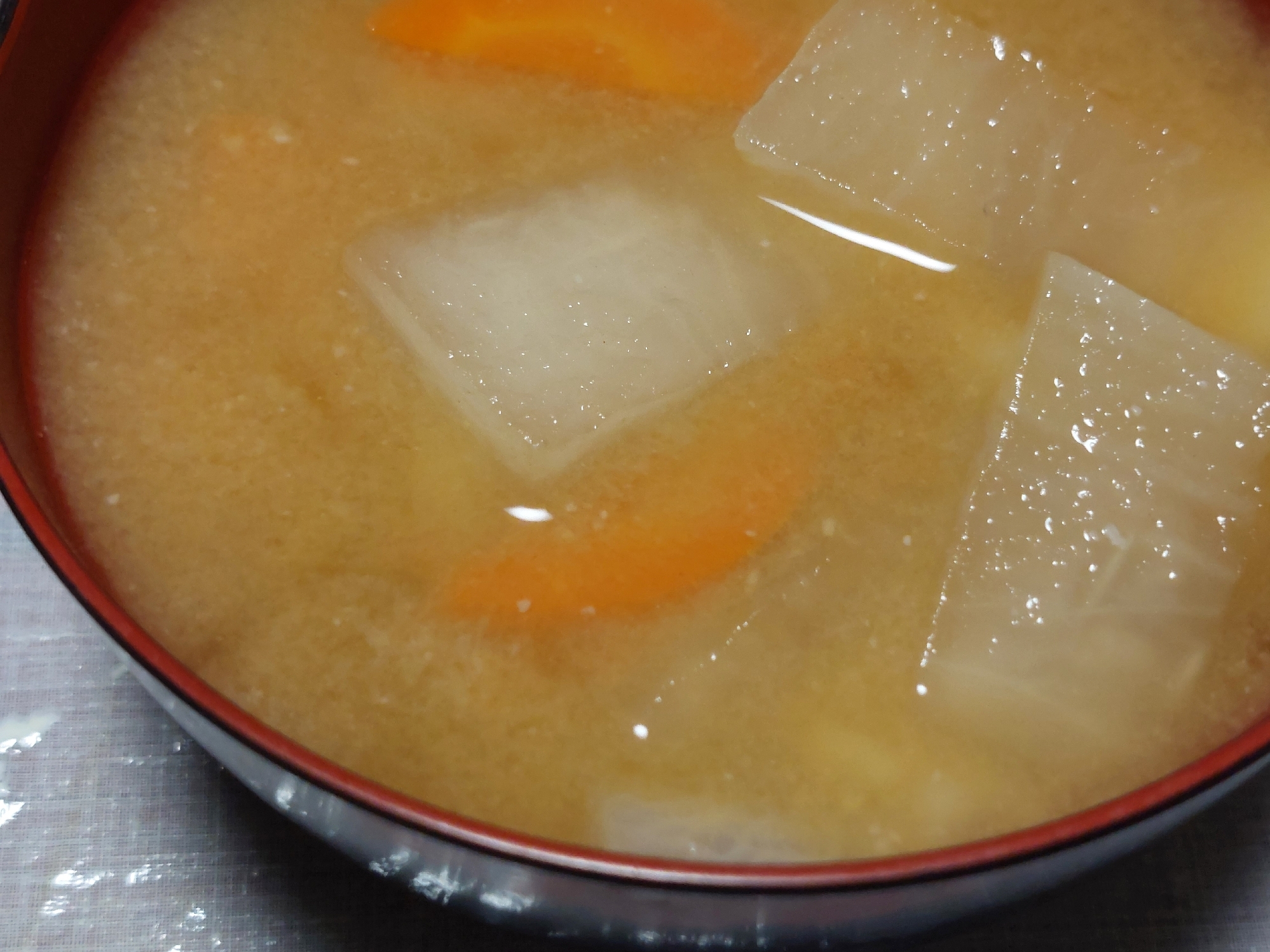 大根とにんじんのお味噌汁
