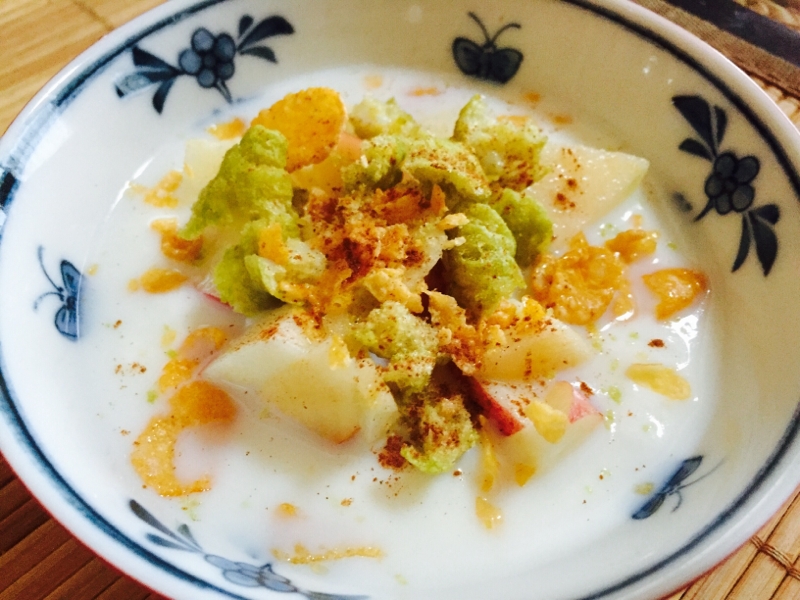 抹茶スナック&コーンフレークがけ りんごヨーグルト