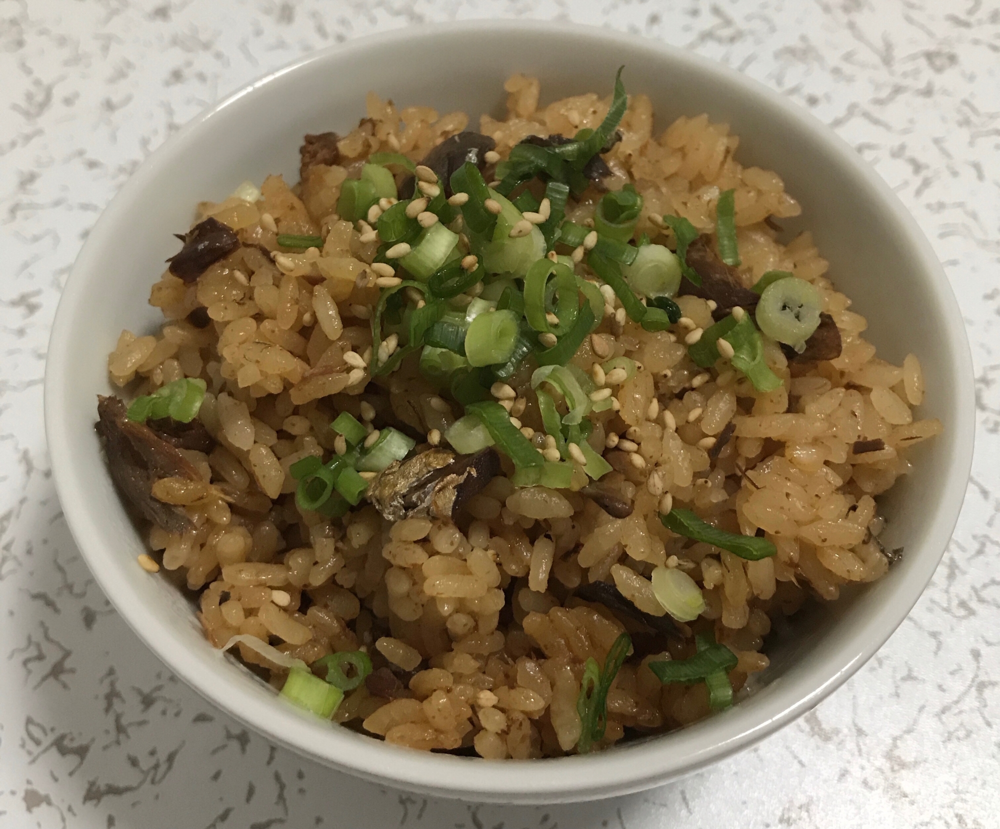 サバ缶とバターで炊き込みご飯