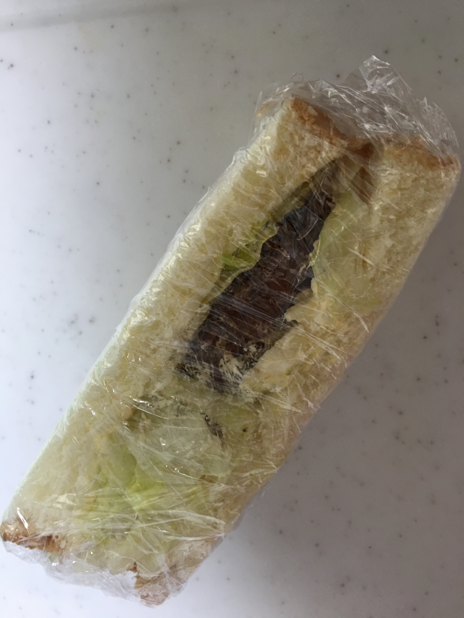 パンネル山食パンでメンチカツの玉子サンド(^○^)