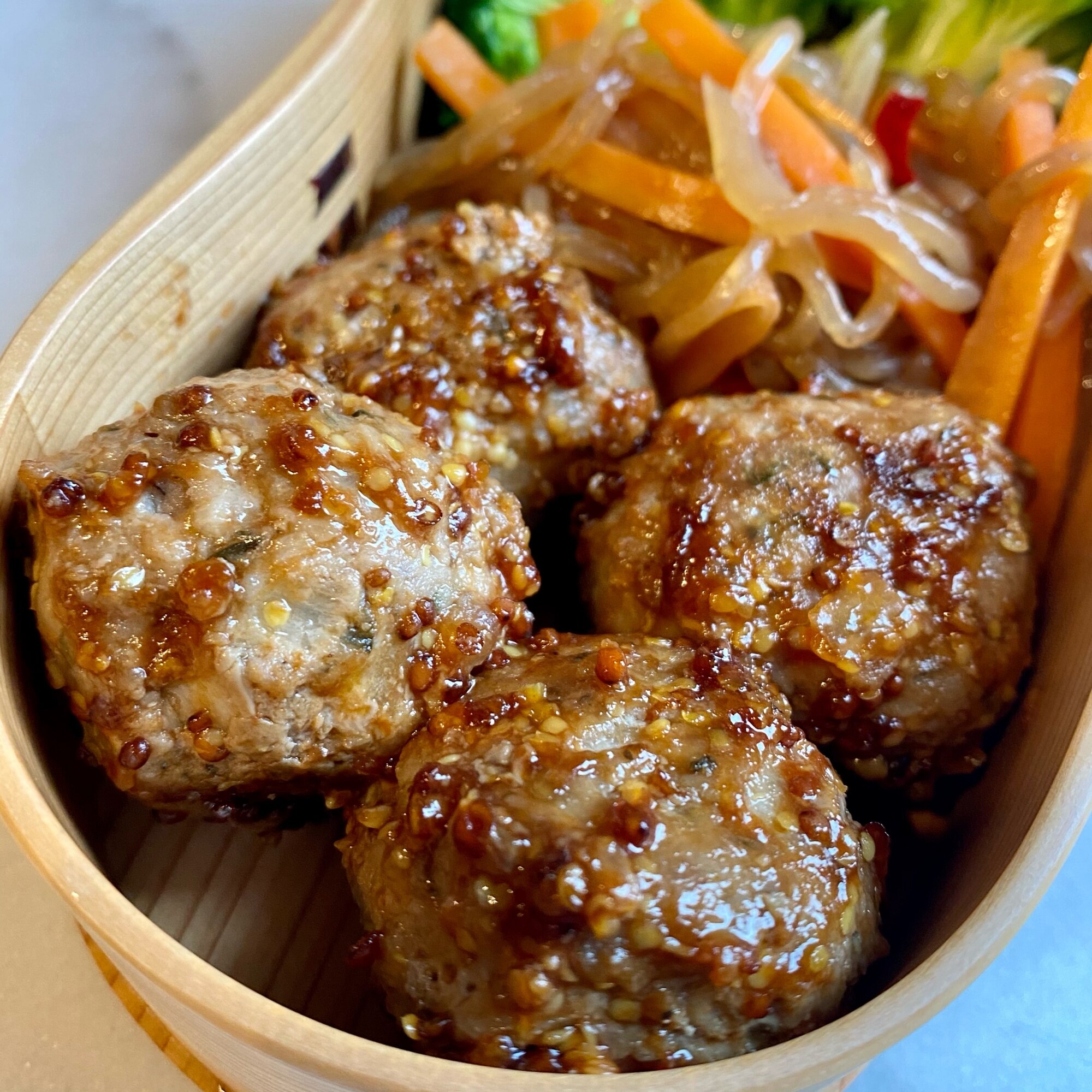 主夫がつくるマスタードケチャップ味のミートボール レシピ・作り方 by