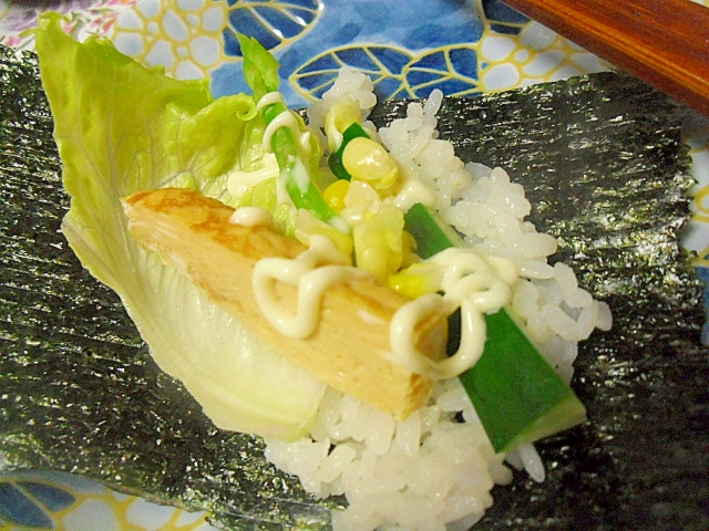 シンプルサラダの手巻き寿司