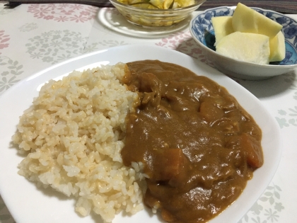 こんばんは〜
昨日作り、投稿し忘れ、今日は2日目のカレーです。
とっても美味しく頂きました(*^◯^*)

先程はつくレポ有難うございました。
嬉しかったです♪