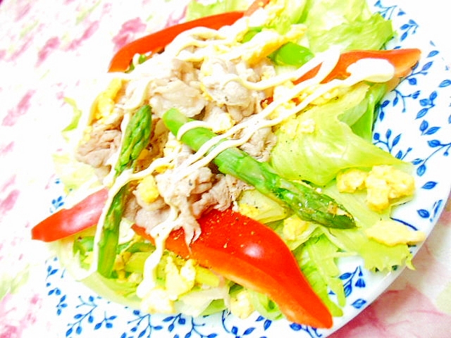 卵とレタスとパプリカとアスパラの豚肉サラダ レシピ 作り方 By 小太郎１２１２ 楽天レシピ