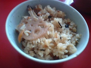 永谷園のお吸い物で れんこんとしめじの炊き込みご飯 レシピ 作り方 By めい 楽天レシピ 永谷園のお吸い物で れんこんとしめじの炊き込みご飯 レシピ 作り方 By めい 楽天レシピ