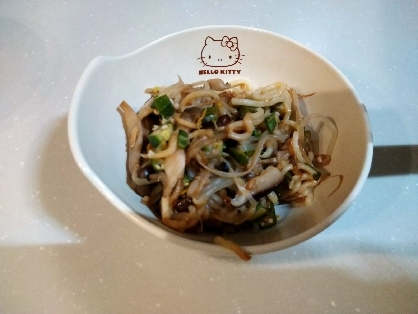 オクラ、もやし、しいたけのチャプチェ風焼きそば